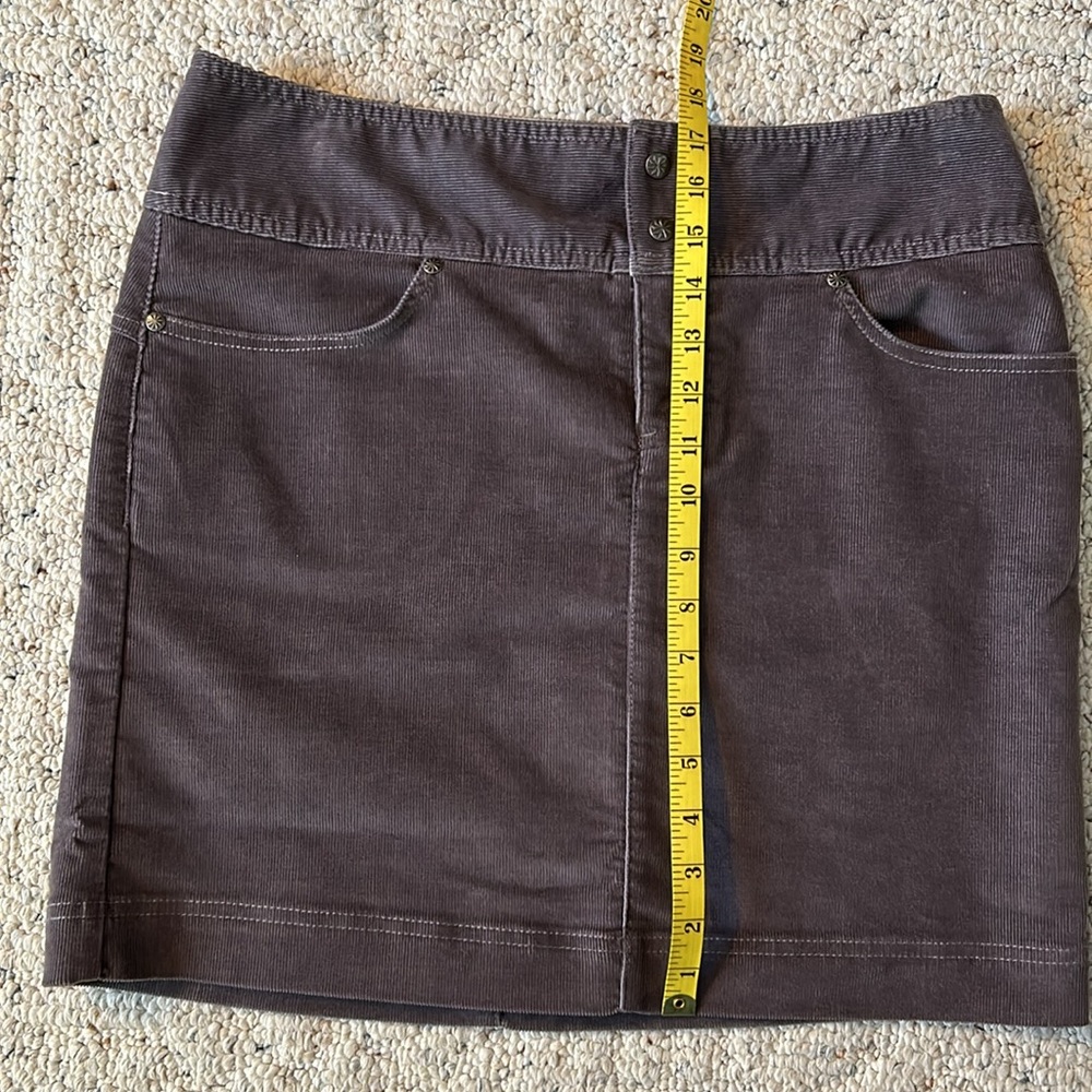 Athleta corduroy skirt, grey w/purple hue, size 8 - Picture 5 of 7